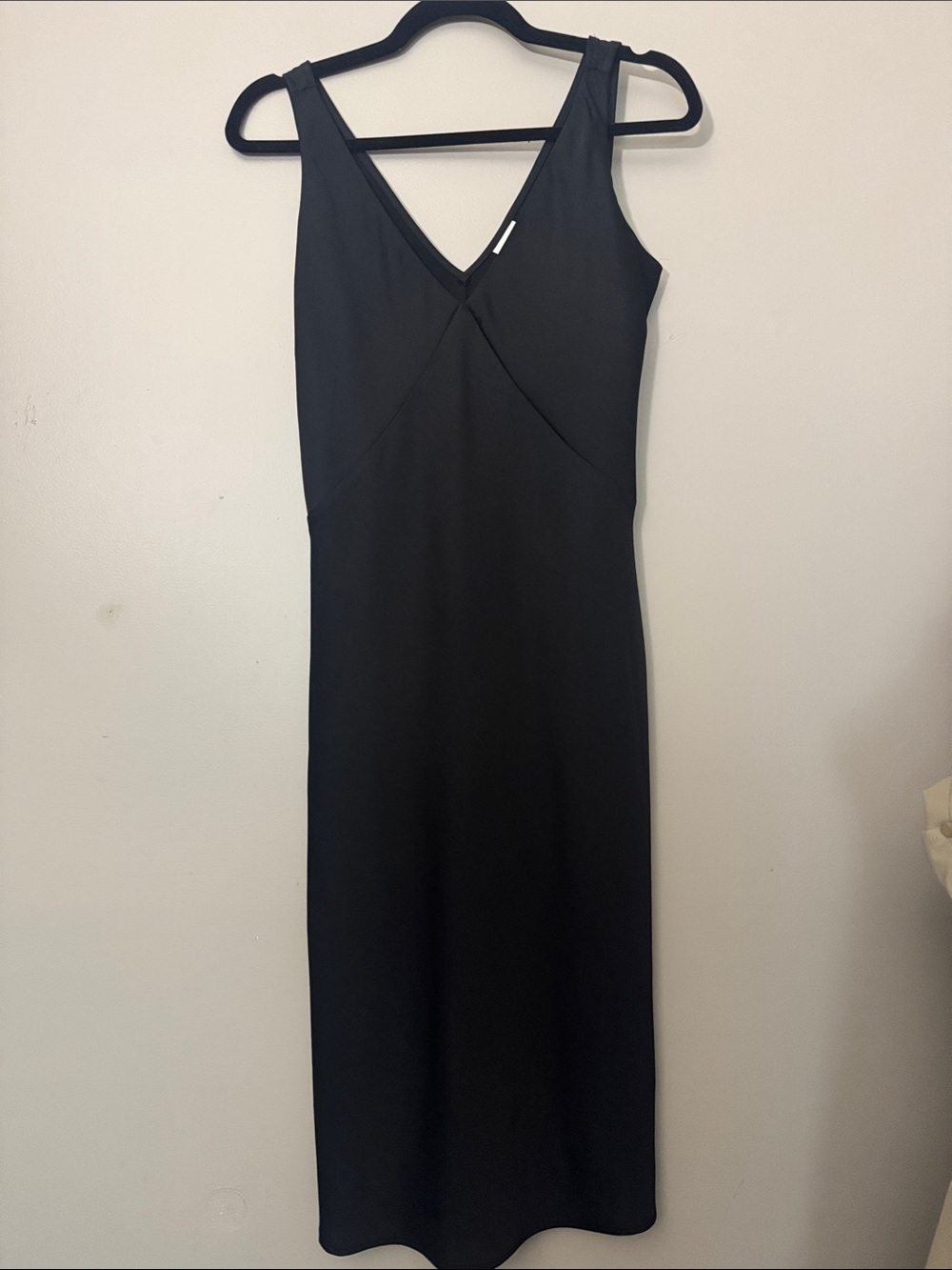 Classic Black V-Neck Sleeveless Midi Dress